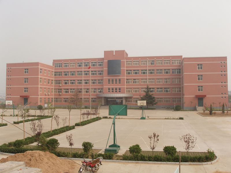 安阳市第二十五中学综合楼（2006年“中州杯”工程）